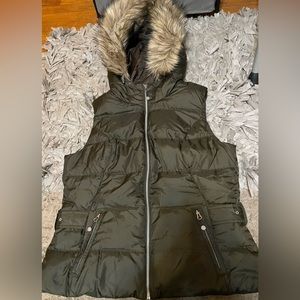 Eddie Bauer goose down hunter green winter vest Sz m nwot